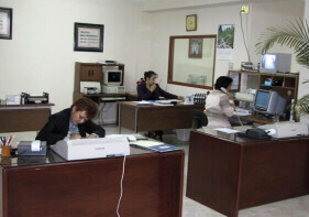 ¡Llámenos! / Call us!